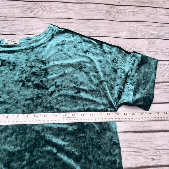 On 34th Women's Short-Sleeve Relaxed Green Velvet T-Shirt Size XL - Picture 4 of 9